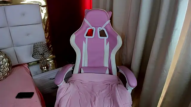 Snapshot of _cat_18 chatting on December 29, 8:48 pm cat 18 online show from December 29, 8:48 pm