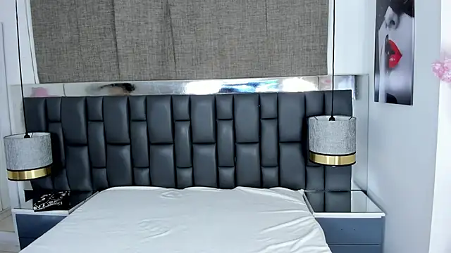 Snapshot of _cat_18 chatting on January 3, 2:19 pm cat 18 online show from January 3, 2:19 pm