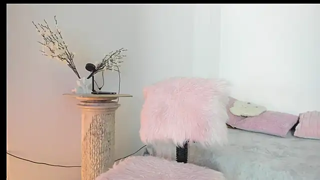 Snapshot of _cat_18 chatting on December 3, 12:07 am cat 18 online show from December 3, 12:07 am