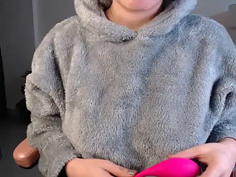 sneha294 online show from December 9, 9:16 pm