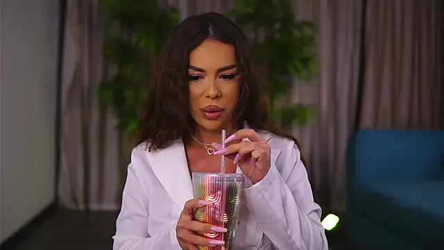 MissKiarra online show from January 11, 4:48 am