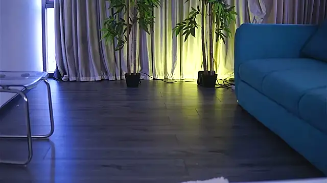 MissKiarra online show from March 8, 5:28 am