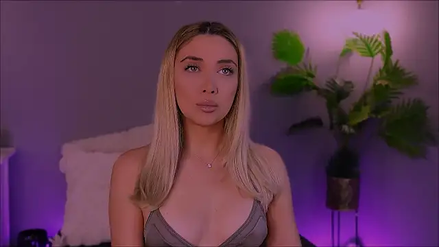 Snapshot of Jessielle chatting on November 24, 3:50 am Jessielle online show from November 24, 3:50 am