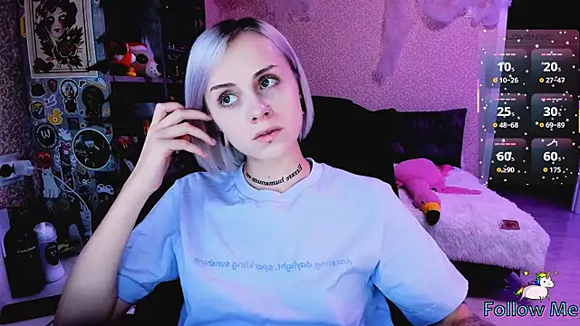 NaniMoore online show from November 1, 8:11 pm