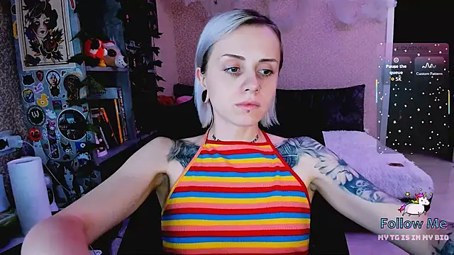 Snapshot of NaniMoore chatting on November 22, 9:14 pm NaniMoore online show from November 22, 9:14 pm