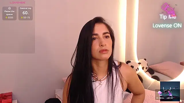 Snapshot of Thayssa_ross chatting on May 26, 2:46 pm Thayssa ross online show from May 26, 2:46 pm