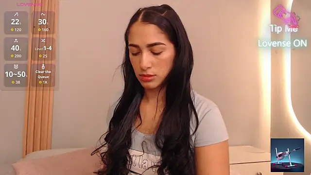 Snapshot of Thayssa_ross chatting on June 27, 2:44 pm Thayssa ross online show from June 27, 2:44 pm