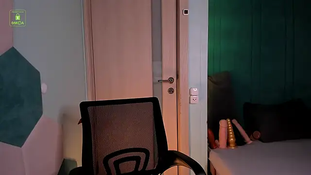 MarkGWalker online show from February 8, 5:08 pm