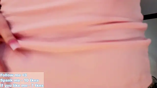 Snapshot of VioletMills chatting on December 5, 12:30 am VioletMills online show from December 5, 12:30 am