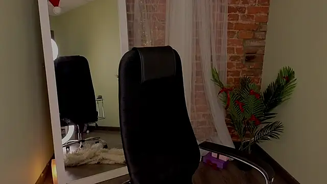 Snapshot of VioletMills chatting on December 29, 1:13 am VioletMills online show from December 29, 1:13 am