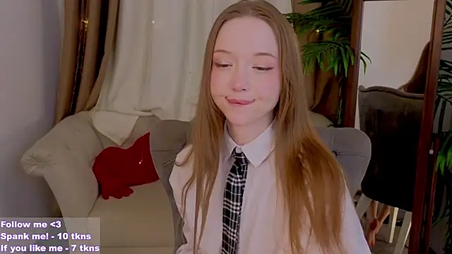 Snapshot of VioletMills chatting on February 21, 3:34 am VioletMills online show from February 21, 3:34 am