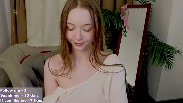 Snapshot of VioletMills chatting on February 23, 8:55 pm VioletMills online show from February 23, 8:55 pm