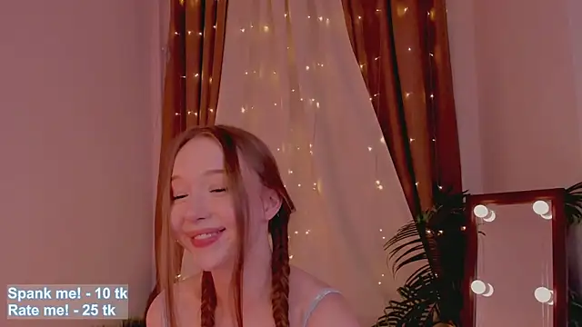 Snapshot of VioletMills chatting on September 27, 12:48 am VioletMills online show from September 27, 12:48 am