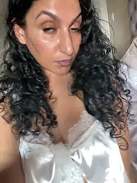 Snapshot of Indianbutter11 chatting on January 29, 3:37 pm Indianbutter11 online show from January 29, 3:37 pm