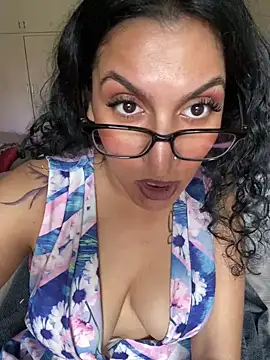 Snapshot of Indianbutter11 chatting on February 3, 5:29 am Indianbutter11 online show from February 3, 5:29 am