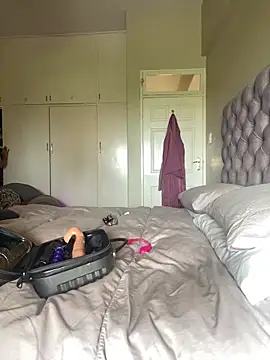 Snapshot of Indianbutter11 chatting on February 23, 7:33 am Indianbutter11 online show from February 23, 7:33 am