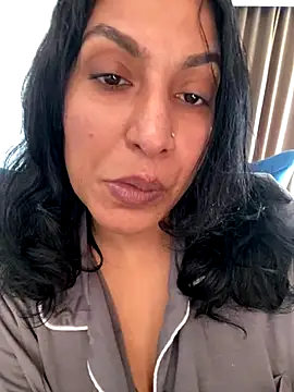 Snapshot of Indianbutter11 chatting on September 27, 6:40 am Indianbutter11 online show from September 27, 6:40 am