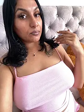 Snapshot of Indianbutter11 chatting on October 18, 12:28 pm Indianbutter11 online show from October 18, 12:28 pm