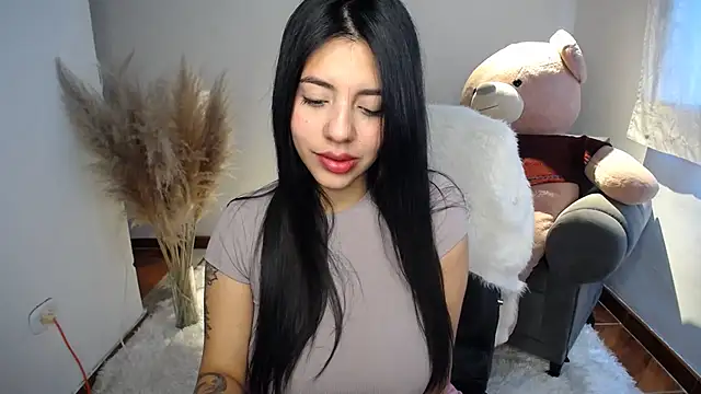 Snapshot of Alin_Aly chatting on December 1, 2:44 pm Alin Aly online show from December 1, 2:44 pm