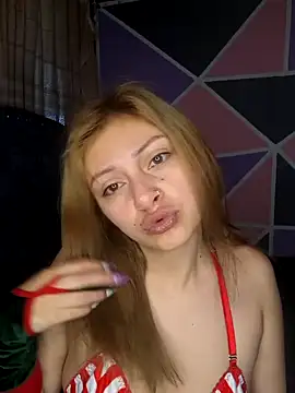 Snapshot of Emmily_Walker chatting on December 19, 12:56 pm Emmily Walker online show from December 19, 12:56 pm