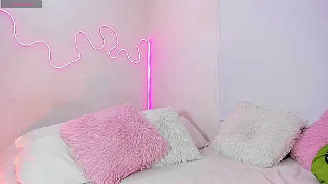 Snapshot of karly_rioss chatting on March 9, 9:35 am karly rioss online show from March 9, 9:35 am