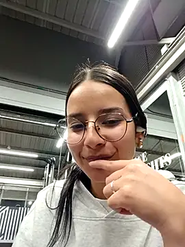  vaness online show from July 17, 5:47 am