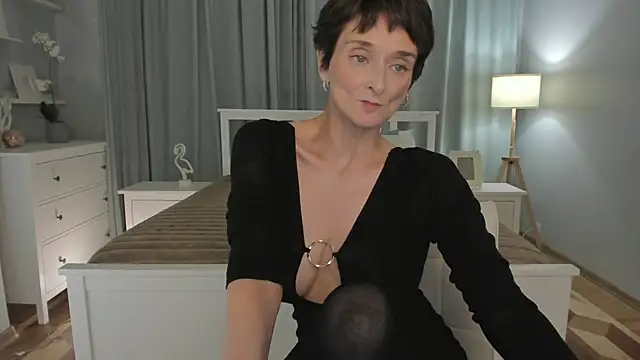 SimonaDeBeauvoir online show from December 5, 12:44 pm