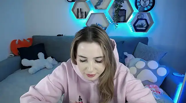 Snapshot of SabrinViolet chatting on February 7, 12:06 pm SabrinViolet online show from February 7, 12:06 pm