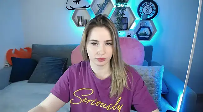 Snapshot of SabrinViolet chatting on March 18, 12:14 pm SabrinViolet online show from March 18, 12:14 pm