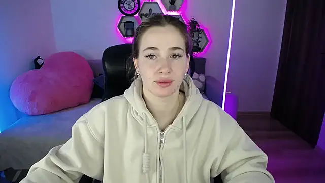 SabrinViolet online show from February 3, 9:14 am