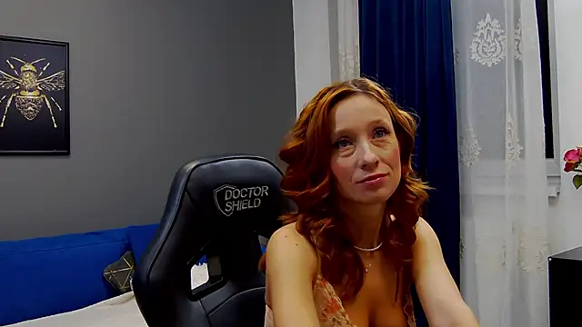 Snapshot of AnneHove chatting on February 7, 3:12 am AnneHove online show from February 7, 3:12 am