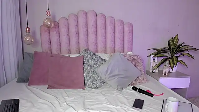 SusanBenett online show from September 10, 8:09 pm