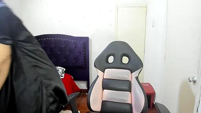 vikyadams online show from September 19, 1:45 pm