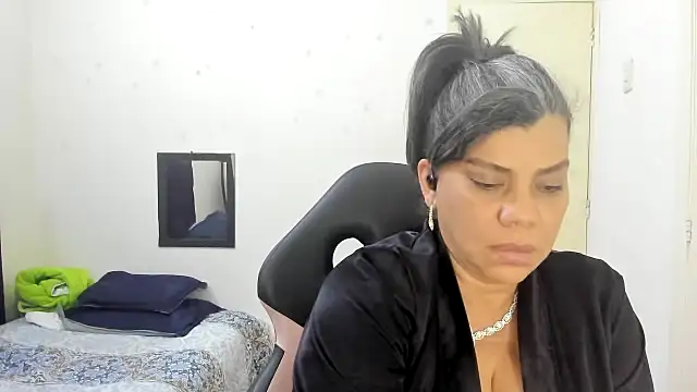 vikyadams online show from October 15, 4:40 pm