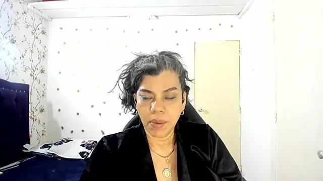 Snapshot of vikyadams chatting on June 25, 5:45 am vikyadams online show from June 25, 5:45 am
