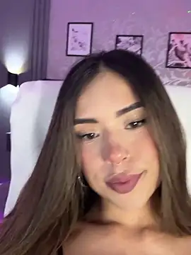 Snapshot of Luna__Ponce chatting on December 30, 4:19 pm Luna Ponce online show from December 30, 4:19 pm