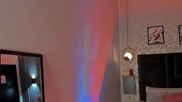 Snapshot of Luna__Ponce chatting on February 5, 5:53 pm Luna Ponce online show from February 5, 5:53 pm