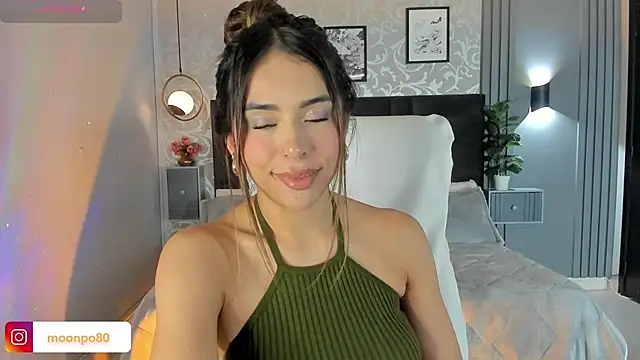 Snapshot of Luna__Ponce chatting on March 20, 4:53 pm Luna Ponce online show from March 20, 4:53 pm