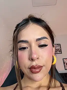 Snapshot of Luna__Ponce chatting on September 24, 3:37 pm Luna Ponce online show from September 24, 3:37 pm