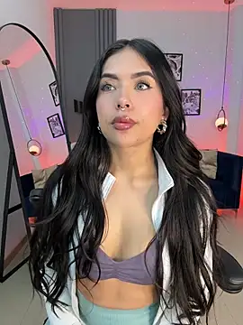 Luna  Ponce online show from March 13, 2:12 pm