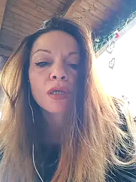 Snapshot of vampvanna23 chatting on December 2, 9:45 am vampvanna23 online show from December 2, 9:45 am
