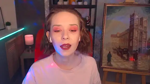 Snapshot of FascinatingEyess chatting on December 3, 7:55 pm FascinatingEyess online show from December 3, 7:55 pm