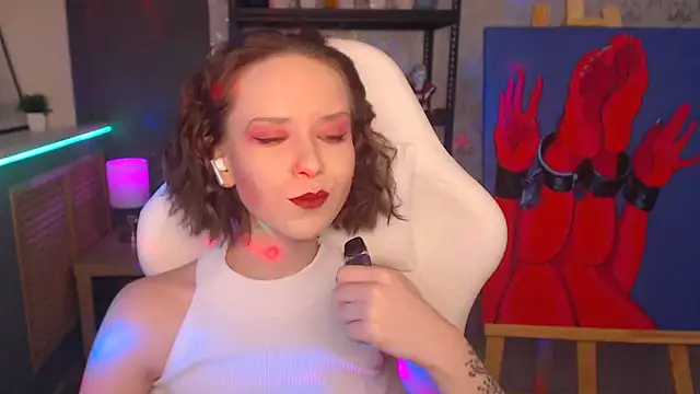 Snapshot of FascinatingEyess chatting on December 14, 7:03 pm FascinatingEyess online show from December 14, 7:03 pm