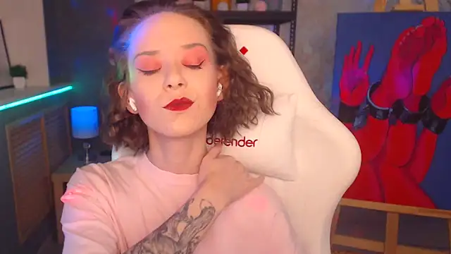 Snapshot of FascinatingEyess chatting on December 20, 6:24 pm FascinatingEyess online show from December 20, 6:24 pm