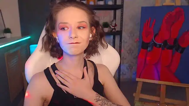 Snapshot of FascinatingEyess chatting on January 6, 5:59 pm FascinatingEyess online show from January 6, 5:59 pm