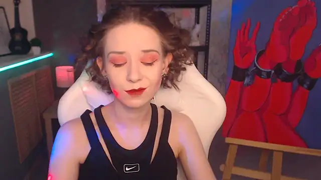 Snapshot of FascinatingEyess chatting on March 19, 2:59 am FascinatingEyess online show from March 19, 2:59 am