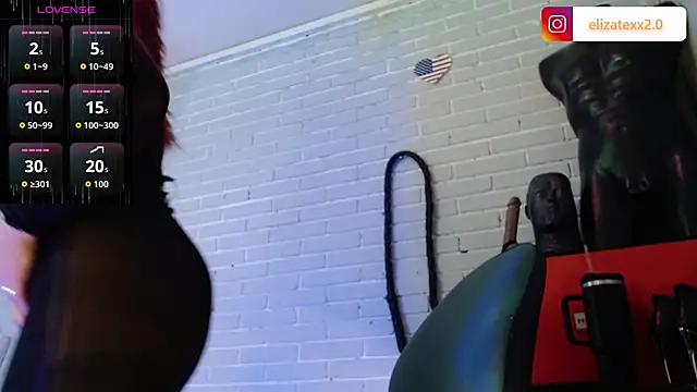 Snapshot of elizatexx chatting on June 1, 8:32 pm elizatexx online show from June 1, 8:32 pm