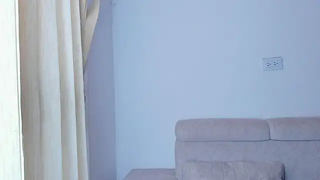 Snapshot of laurent_nova chatting on January 23, 8:35 pm laurent nova online show from January 23, 8:35 pm