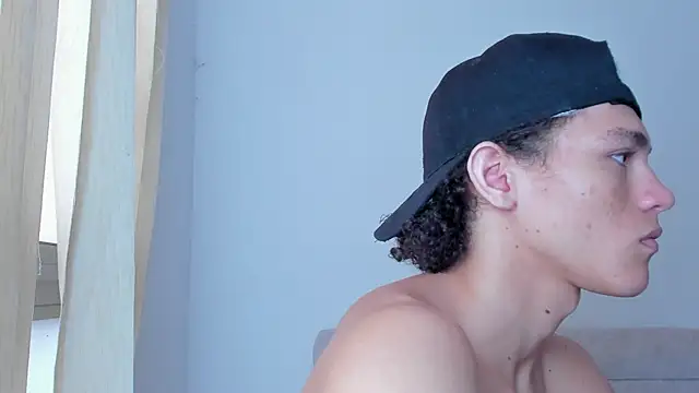 Snapshot of laurent_nova chatting on January 28, 4:19 pm laurent nova online show from January 28, 4:19 pm