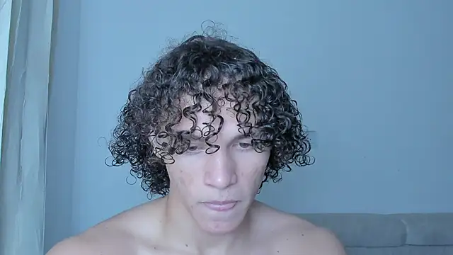 Snapshot of laurent_nova chatting on February 8, 3:52 am laurent nova online show from February 8, 3:52 am